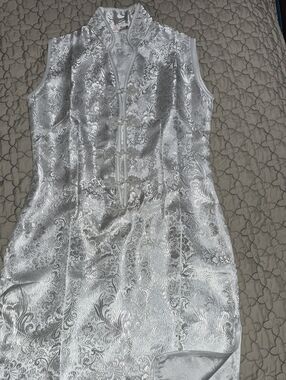 Jin Yue Fu Sh White Dress
